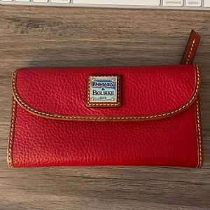 Dooney & Bourke Pebble Grain Continental Clutch
